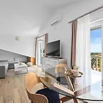In With Kitchen