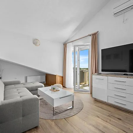 1 Bedroom Stunning In *