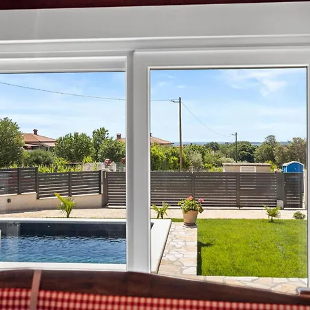 1 Bedroom Stunning In *