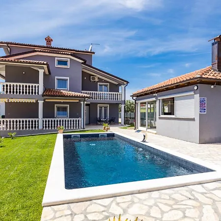 1 Bedroom Stunning In * Medulin
