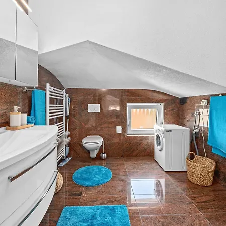 1 Bedroom Stunning In *