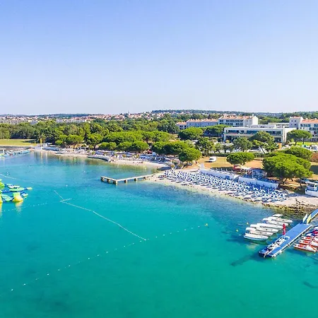 アパート In With Kitchen *