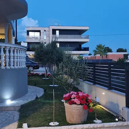 1 Bedroom Stunning In * Medulin