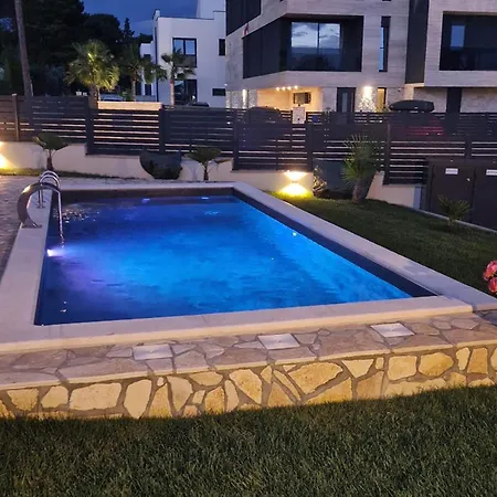 In With Kitchen アパート メドゥリン