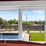 1 Bedroom Stunning In *