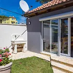 Appartement 1 Bedroom Stunning In *