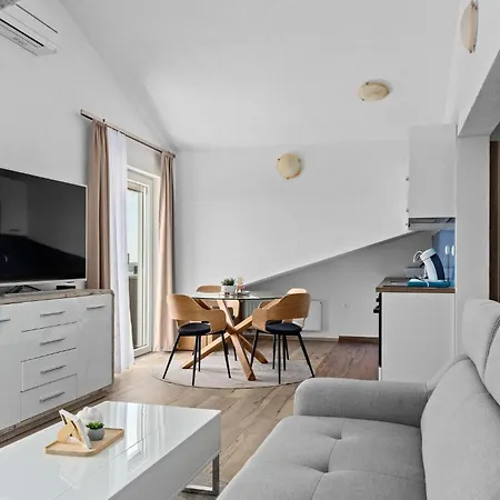 In With Kitchen Appartamento *